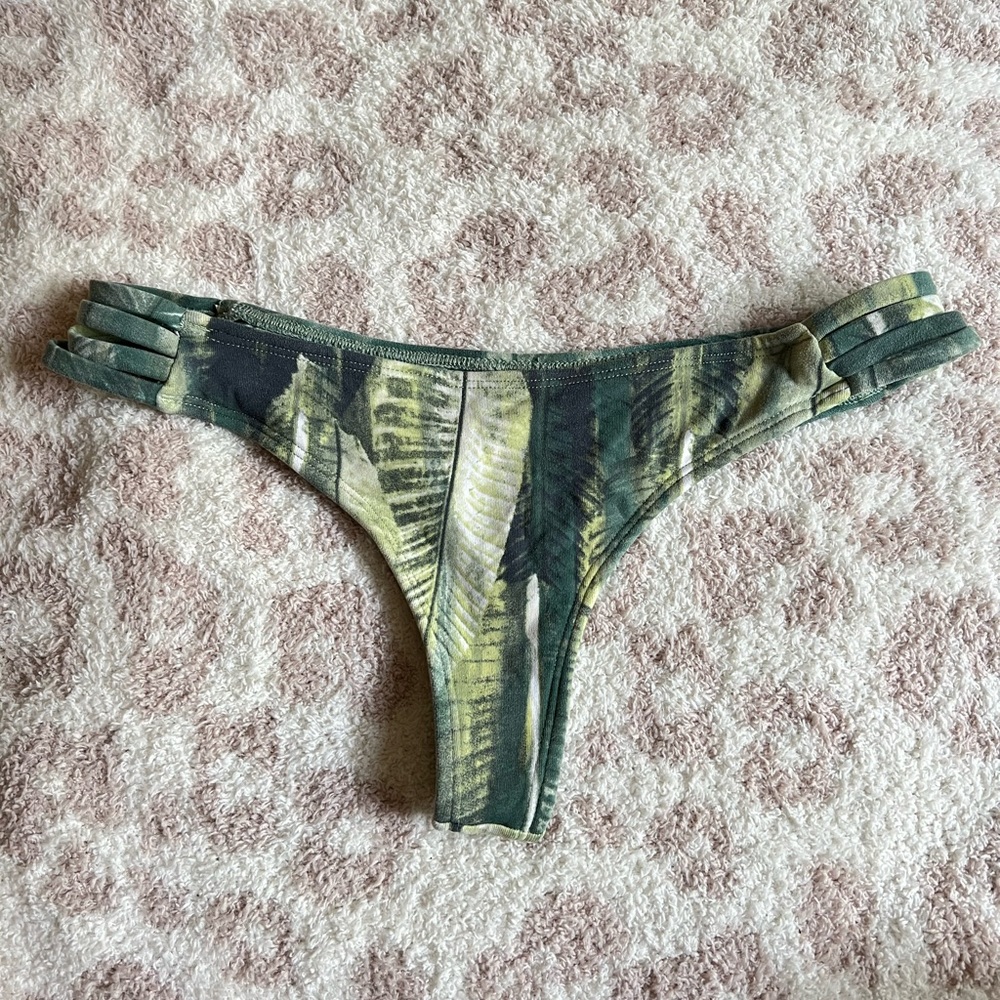 Midori Bikini | Palm Tree Print | Whale Tale | Size Medium | Perfect Condition